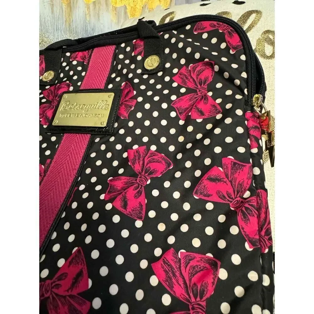 Betsey Johnson betsey johnson